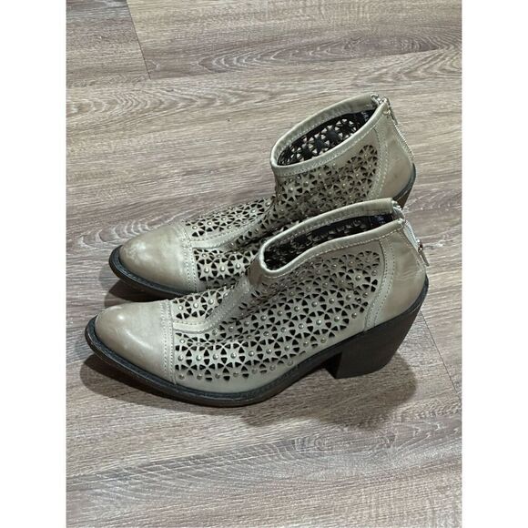 Independent boot company 7.5 ankle heeled bootie boots - Picture 2 of 13